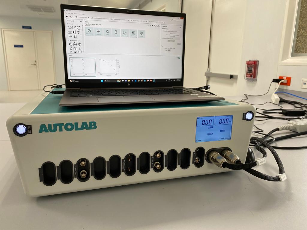 Potenciostato galvanostato (Autolab) Potenciostato galvanostato (Autolab)