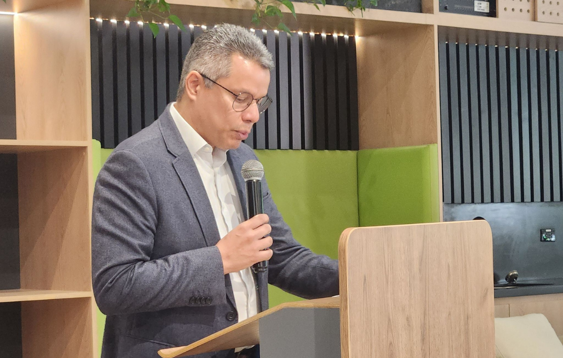 Alexei Arbona durante la presentaciÃ³n del 5 Reporte Empresarial Consolidado