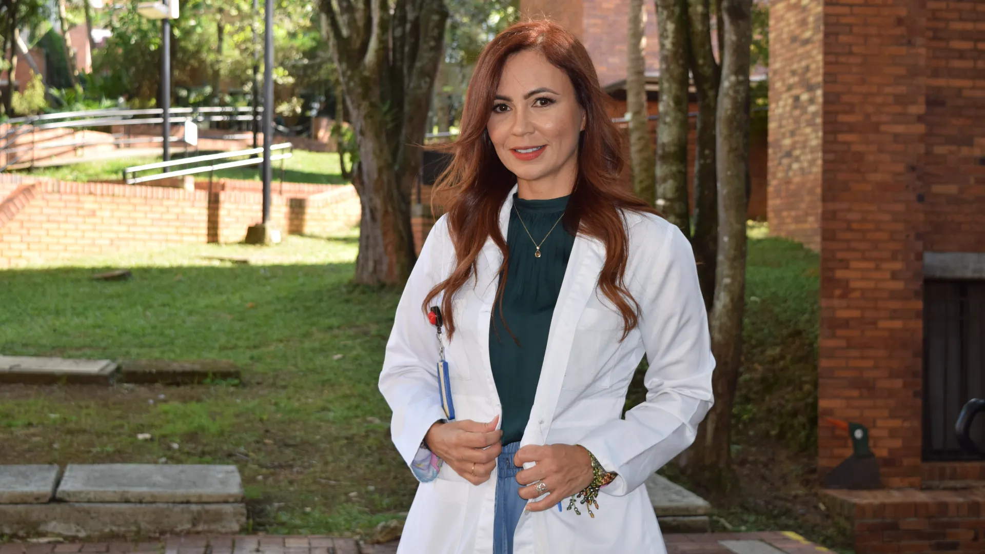 Claudia Millán, primera egresada de la Especialización en Cirugía Oncológica