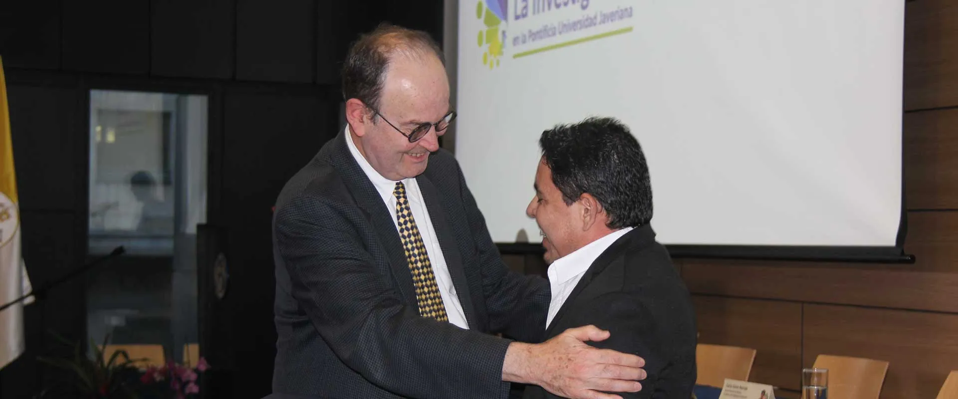 Profesores de Javeriana Cali ganan Premio Bienal a la Investigación