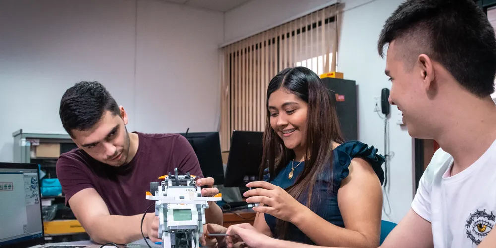 Estudiantes de Ingeniería de Sistemas y Computación