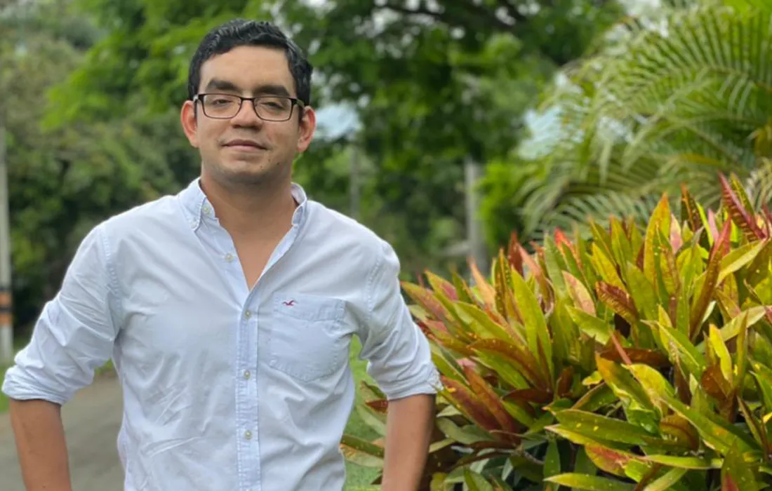 Javier Hernán Vinasco, egresado de la Especialización en Sistemas Gerenciales de Ingeniería Javier Hernán Vinasco, egresado de la Especialización en Sistemas Gerenciales de Ingeniería