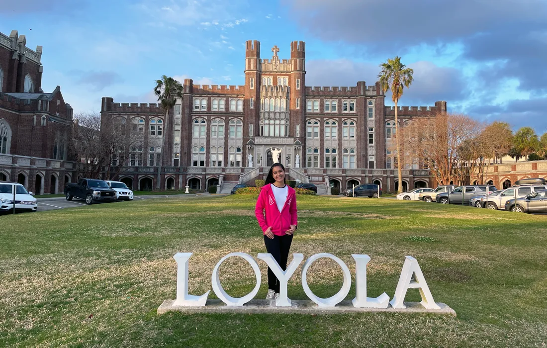 Allison García, estudiante de Ingeniería Electrónica que hace intercambio en la Loyola University Allison García, estudiante de Ingeniería Electrónica que hace intercambio en la Loyola University
