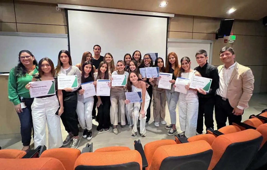 Estudiantes de Mercadeo presentaron sus proyectos de innovación colaborativa a tres empresas de la región