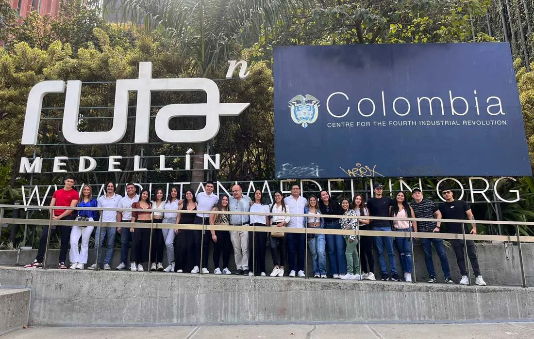 Estudiantes de Administración de Empresas realizaron visita académica a Medellín y Ruta N Estudiantes de Administración de Empresas realizaron visita académica a Medellín y Ruta N
