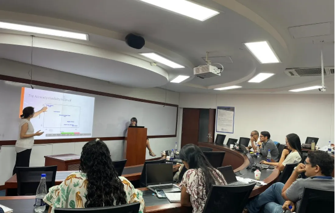 Docentes de universidades de España y Argentina impartieron cursos de actualización de econometría en la Javeriana Cali Docentes de universidades de España y Argentina impartieron cursos de actualización de econometría en la Javeriana Cali