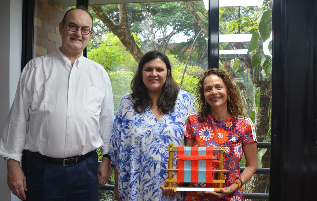 Programa de Artes Visuales recibió reconocimiento en La Noche de los Mejores 2023 Programa de Artes Visuales recibió reconocimiento en La Noche de los Mejores 2023