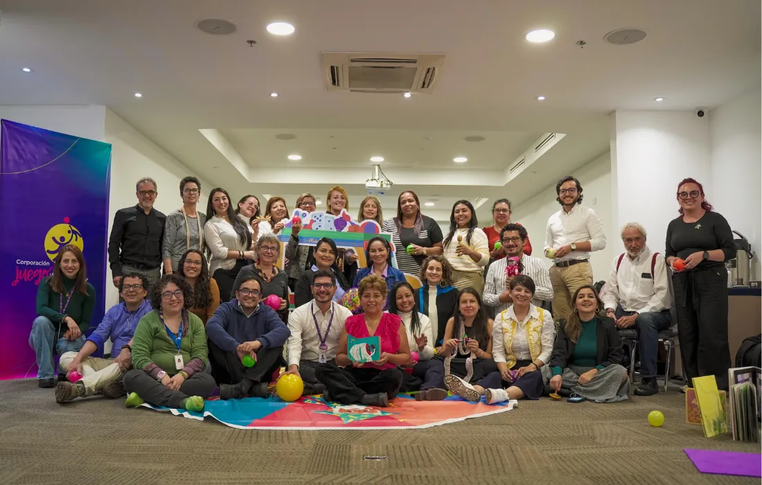 Co creación del lineamiento de política pública relacionado con juegos y ludotecas en Colombia. Co creación del lineamiento de política pública relacionado con juegos y ludotecas en Colombia.