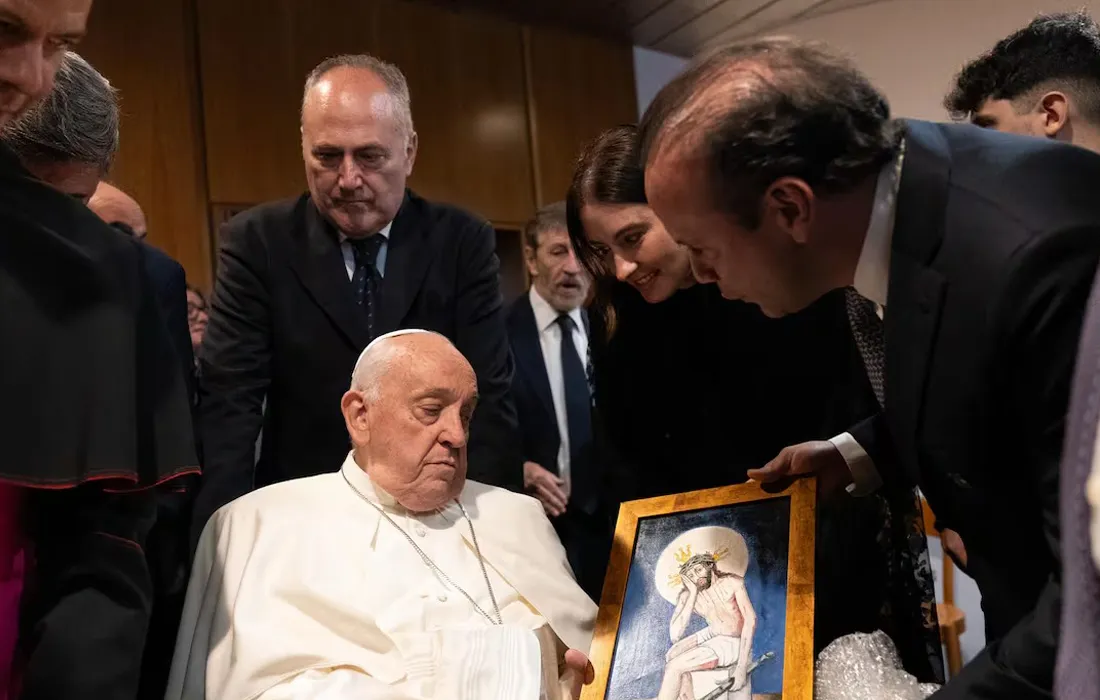 Pintura del profesor Harvy Oviedo fue entregada al papa Francisco en el Vaticano Pintura del profesor Harvy Oviedo fue entregada al papa Francisco en el Vaticano