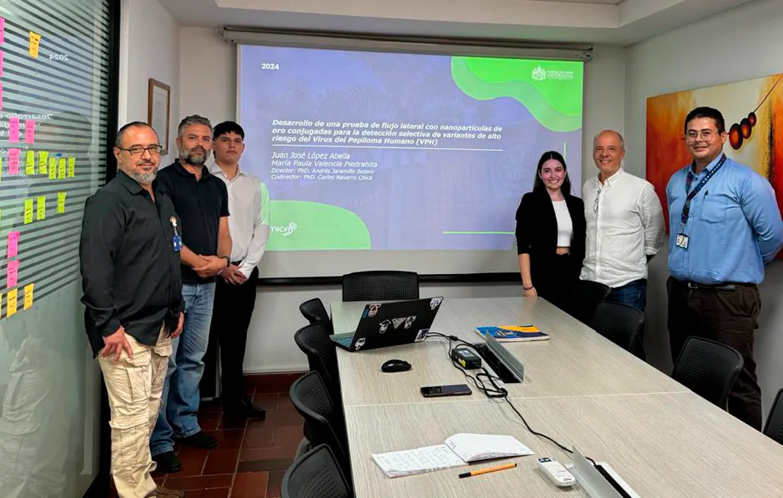 Ponencia de los estudiantes de Ingeniería Biomédica junto con sus directores de trabajo Ponencia de los estudiantes de Ingeniería Biomédica junto con sus directores de trabajo