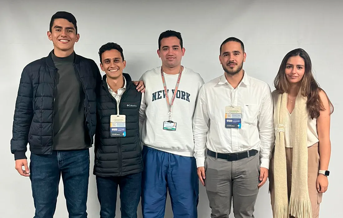 Estudiantes del grupo de interés de Medicina Interna de Javeriana Cali Estudiantes del grupo de interés de Medicina Interna de Javeriana Cali