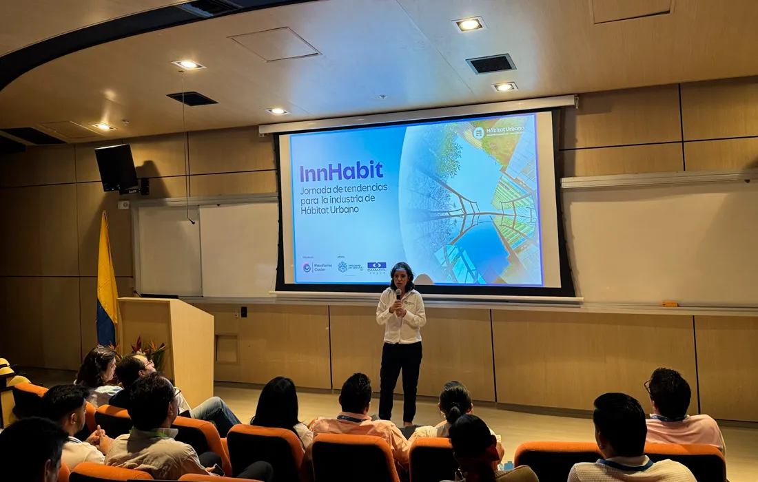 Apertura de conferencias en el evento de InnHabit Apertura de conferencias en el evento de InnHabit