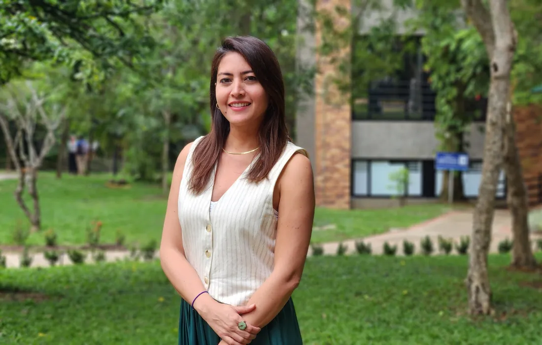 Julia Santa Tecnología en Danza y Artes del Movimiento Julia Santa Tecnología en Danza y Artes del Movimiento