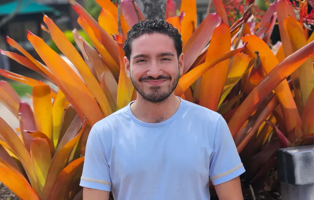 Hombre sonriendo