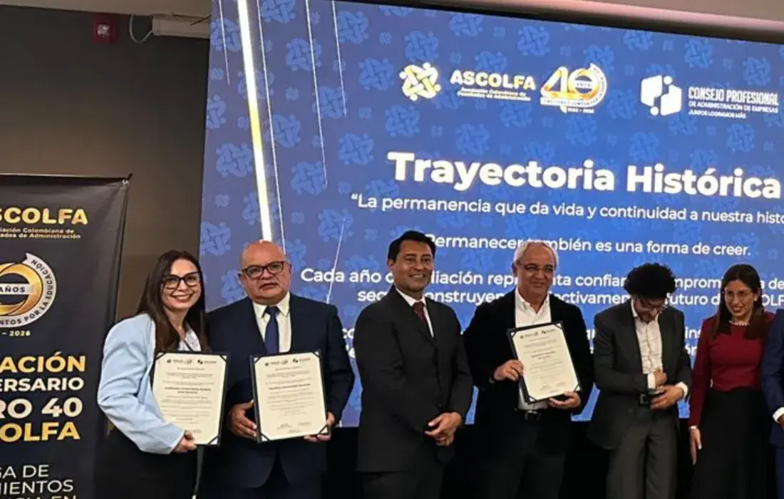 La Javeriana Cali recibe reconocimiento por 27 años de aporte a la Administración 