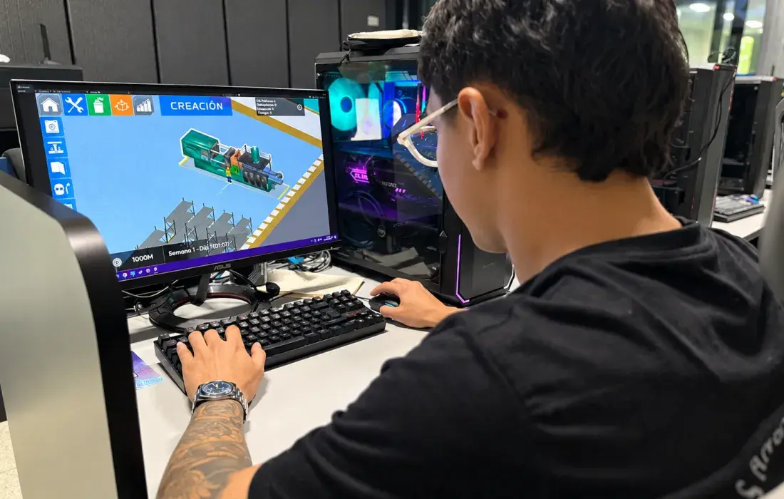 Gear Up!: el videojuego javeriano que te reta a crear y gestionar tu propia planta de manufactura