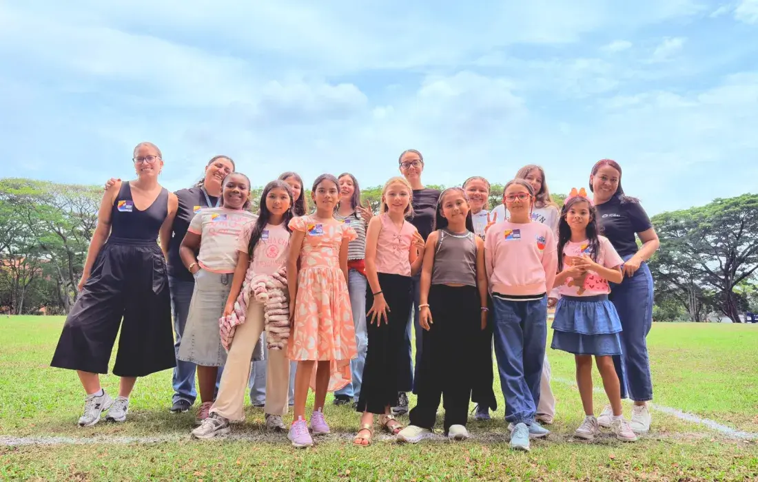 Niñas de 12 países exploraron el mundo de la ciencia en una jornada que conectó a más de 120 instituciones educativas de Latinoamérica   