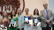 19 estudiantes javerianos fueron reconocidos con la Cruz San Pedro Claver 19 estudiantes javerianos fueron reconocidos con la Cruz San Pedro Claver