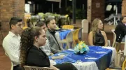 El campus de la Javeriana Cali fue el lugar escogido para reunir, el pasado 21 de noviembre, a varias generaciones de egresados del programa de Derecho, que se reencontraron para destacar la trayectoria de la carrera y recibir reconocimientos en agradecimiento al liderazgo, compromiso y trayectoria de las personas y entidades que han contribuido notablemente al desarrollo del programa.