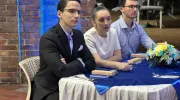 El campus de la Javeriana Cali fue el lugar escogido para reunir, el pasado 21 de noviembre, a varias generaciones de egresados del programa de Derecho, que se reencontraron para destacar la trayectoria de la carrera y recibir reconocimientos en agradecimiento al liderazgo, compromiso y trayectoria de las personas y entidades que han contribuido notablemente al desarrollo del programa.