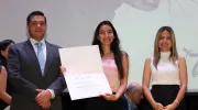 La Javeriana Cali clausura la tercera versión del Diplomado Tesos por el Ambiente con un emotivo reconocimiento a la CVC La Javeriana Cali clausura la tercera versión del Diplomado Tesos por el Ambiente con un emotivo reconocimiento a la CVC