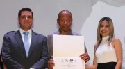 La Javeriana Cali clausura la tercera versión del Diplomado Tesos por el Ambiente con un emotivo reconocimiento a la CVC La Javeriana Cali clausura la tercera versión del Diplomado Tesos por el Ambiente con un emotivo reconocimiento a la CVC