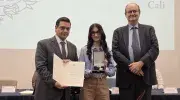 María Camila Ramírez, condecorada con la Cruz San Pedro Claver junto al rector Vicente Durán, SJ y el secretario general Pablo R. Vernaza