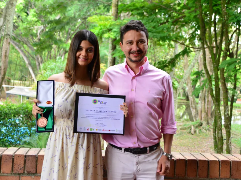 Valeria Saavedra y Gustavo Morales Javeriana Cali Valeria Saavedra y Gustavo Morales Javeriana Cali