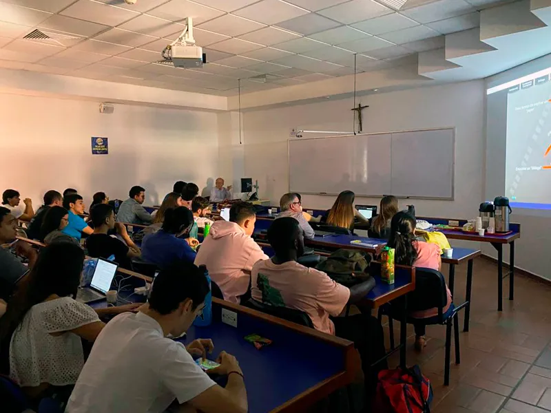 El doctor Hernán Jaramillo Salazar en la Javeriana Cali