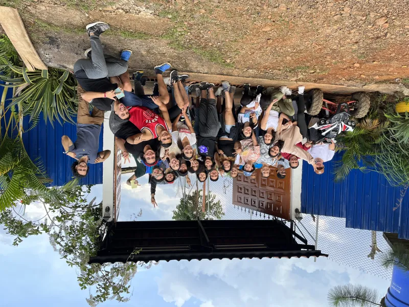 Jóvenes siguen las Huellas del Primer Caminante en Javeriana Cali Jóvenes siguen las Huellas del Primer Caminante en Javeriana Cali