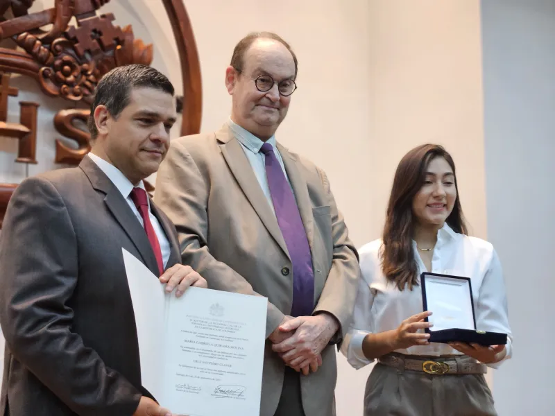 19 estudiantes javerianos fueron reconocidos con la Cruz San Pedro Claver 19 estudiantes javerianos fueron reconocidos con la Cruz San Pedro Claver