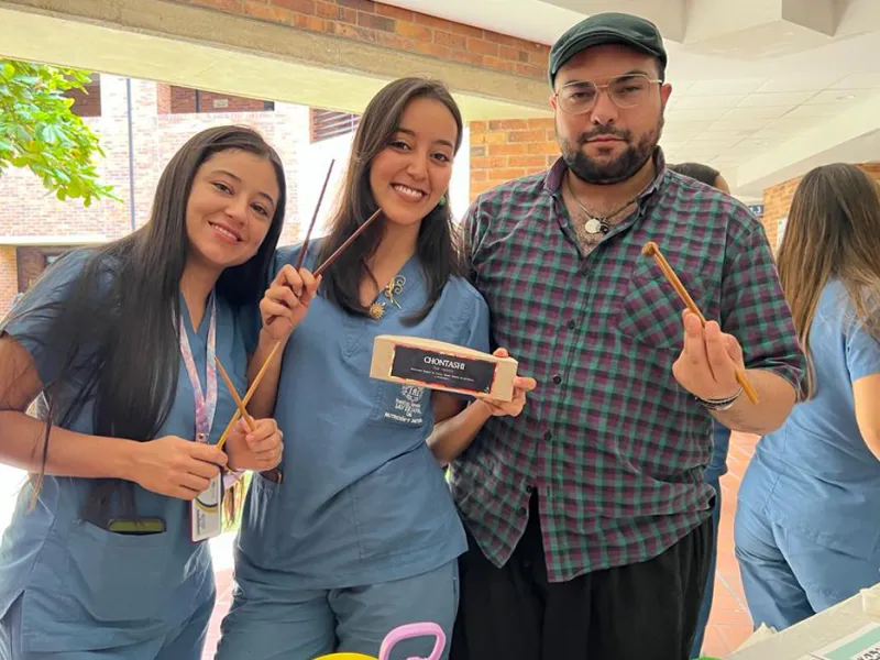 Estudiantes de Nutrición y Dietética sorprendieron con sus propuestas alimentarias en el Encuentro de Trabajos Finales Estudiantes de Nutrición y Dietética sorprendieron con sus propuestas alimentarias en el Encuentro de Trabajos Finales