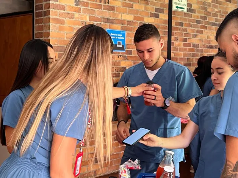 Estudiantes de Nutrición y Dietética sorprendieron con sus propuestas alimentarias en el Encuentro de Trabajos Finales Estudiantes de Nutrición y Dietética sorprendieron con sus propuestas alimentarias en el Encuentro de Trabajos Finales