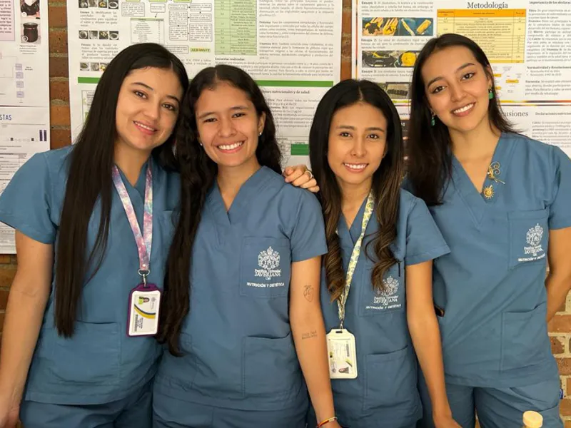 Estudiantes de Nutrición y Dietética sorprendieron con sus propuestas alimentarias en el Encuentro de Trabajos Finales Estudiantes de Nutrición y Dietética sorprendieron con sus propuestas alimentarias en el Encuentro de Trabajos Finales