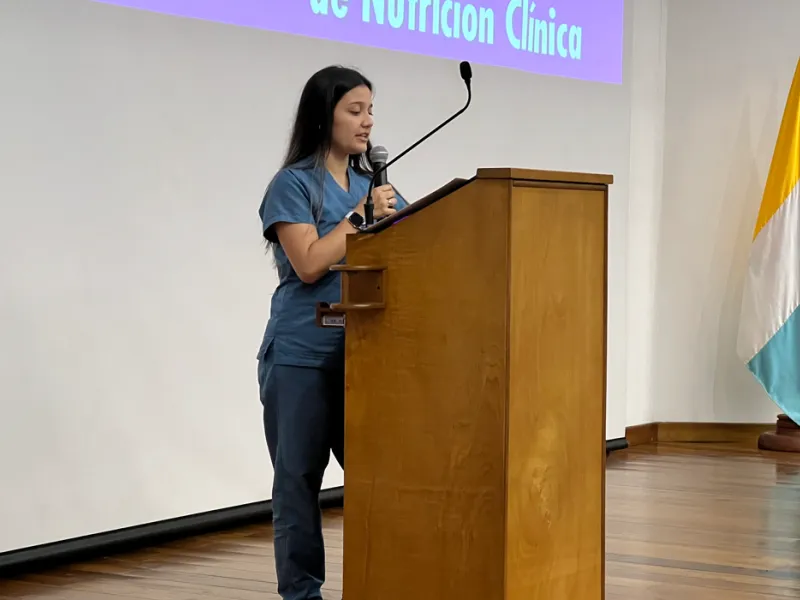 Estudiantes de Nutrición y Dietética presentaron los resultados de sus investigaciones en el II Encuentro de Nutrición Clínica Estudiantes de Nutrición y Dietética presentaron los resultados de sus investigaciones en el II Encuentro de Nutrición Clínica