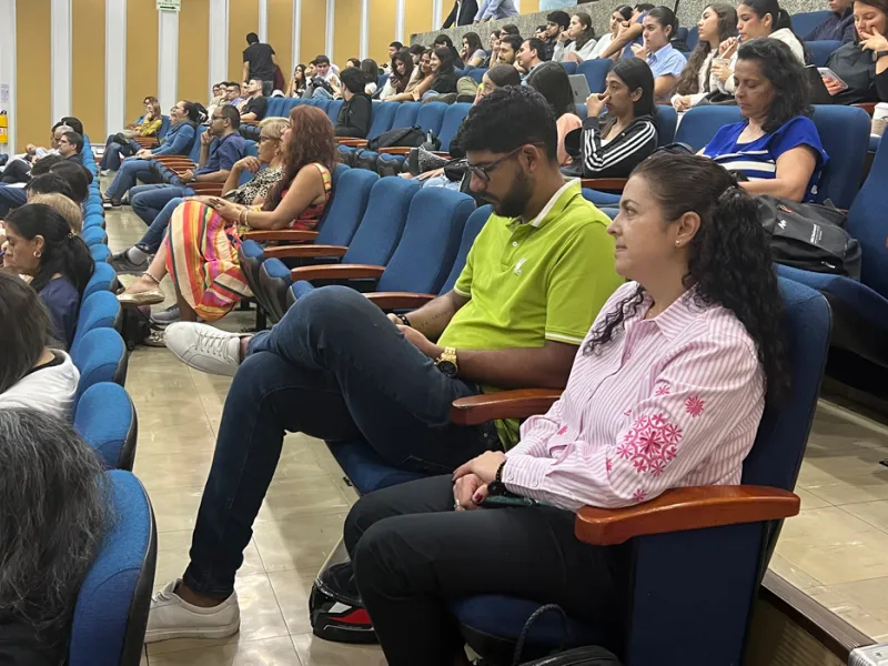 Estudiantes de Turismo y Mercadeo presentaron la marca ‘Cali Valle: Destino de reuniones’ Estudiantes de Turismo y Mercadeo presentaron la marca ‘Cali Valle: Destino de reuniones’