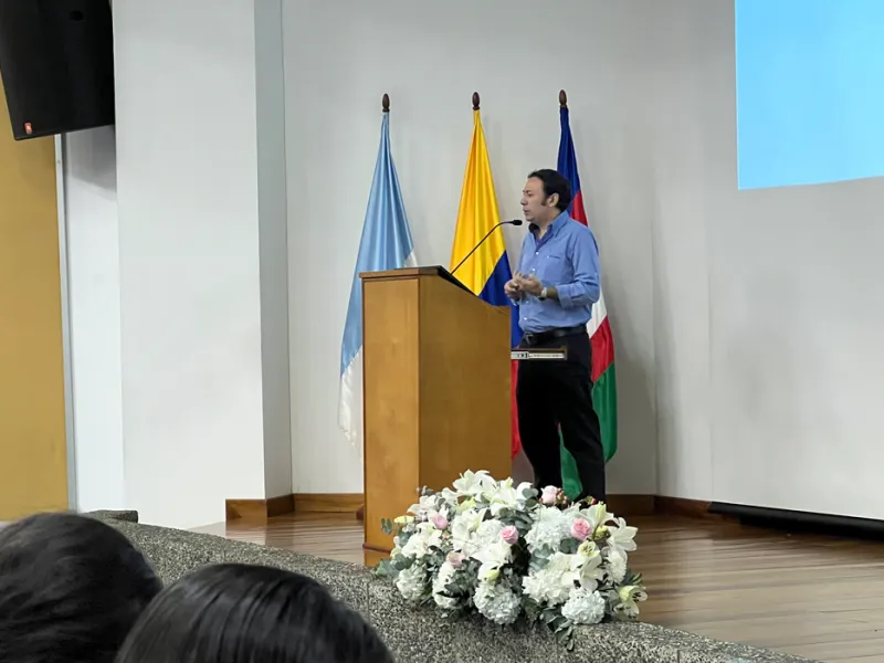 Estudiantes de Turismo y Mercadeo presentaron la marca ‘Cali Valle: Destino de reuniones’ Estudiantes de Turismo y Mercadeo presentaron la marca ‘Cali Valle: Destino de reuniones’