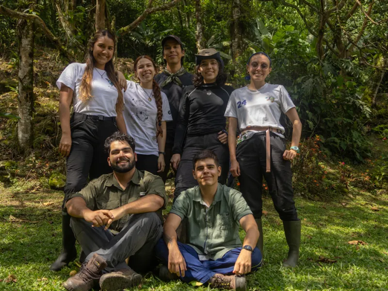 Estudiantes y egresados de Biología en la Fundación Farallones: un legado de conservación Estudiantes y egresados de Biología en la Fundación Farallones: un legado de conservación