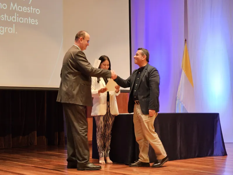 Profesores javerianos categoría titulares Profesores javerianos categoría titulares