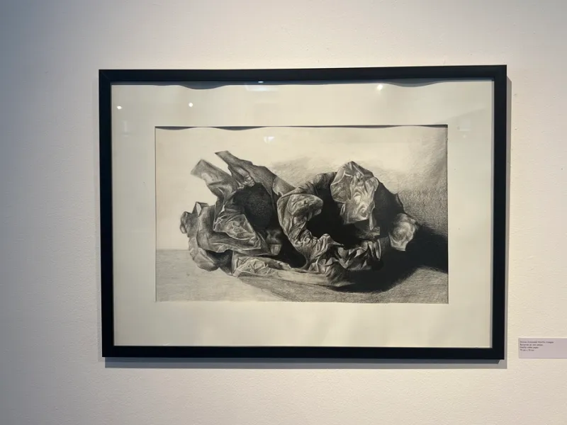 Estudiantes de Artes Visuales exploraron la memoria en la exposición 'Huellas entre lápiz y agua' Estudiantes de Artes Visuales exploraron la memoria en la exposición 'Huellas entre lápiz y agua'
