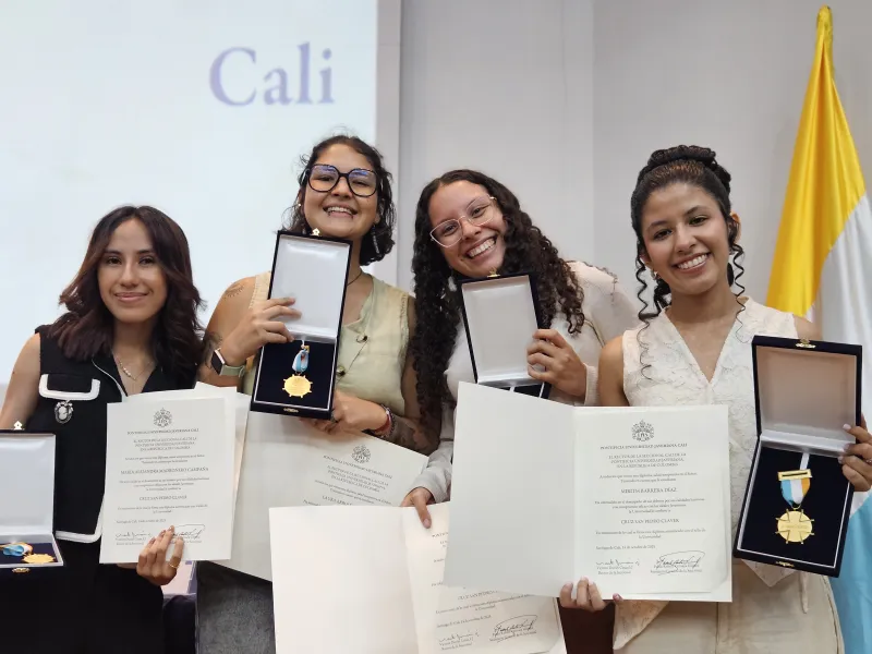 Cruz San Pedro Claver: 25 estudiantes reconocidos por sus calidades humanas y espíritu javeriano