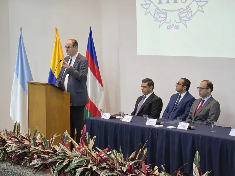 Decano de Ingeniería y Ciencias