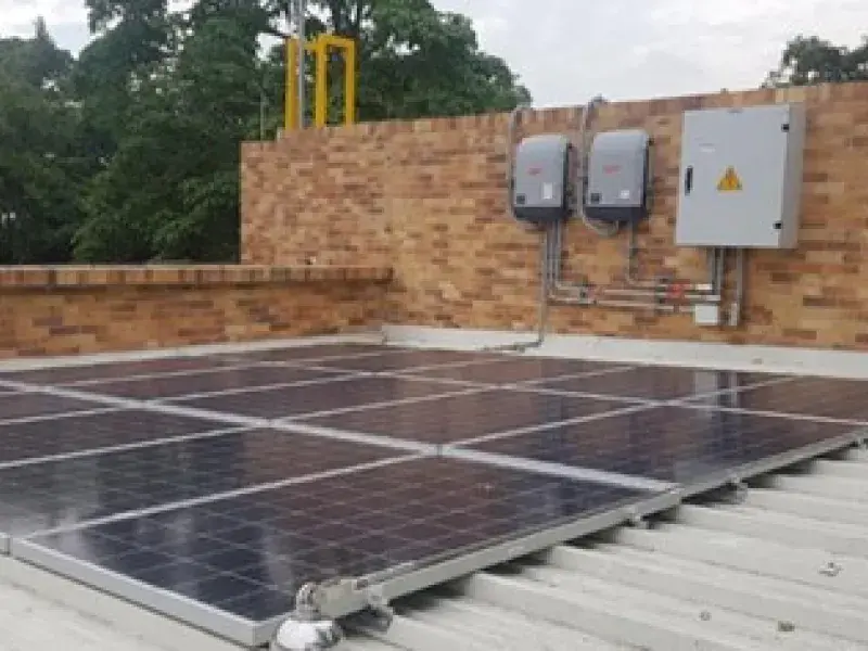 Paneles solares Javeriana Cali4