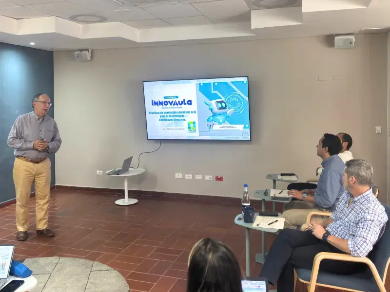 Juego de roles al estilo “Shark Tank” con IA gana el concurso docente Innovaula de la Javeriana Cali