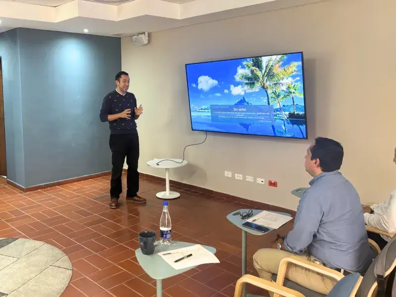 Juego de roles al estilo “Shark Tank” con IA gana el concurso docente Innovaula de la Javeriana Cali