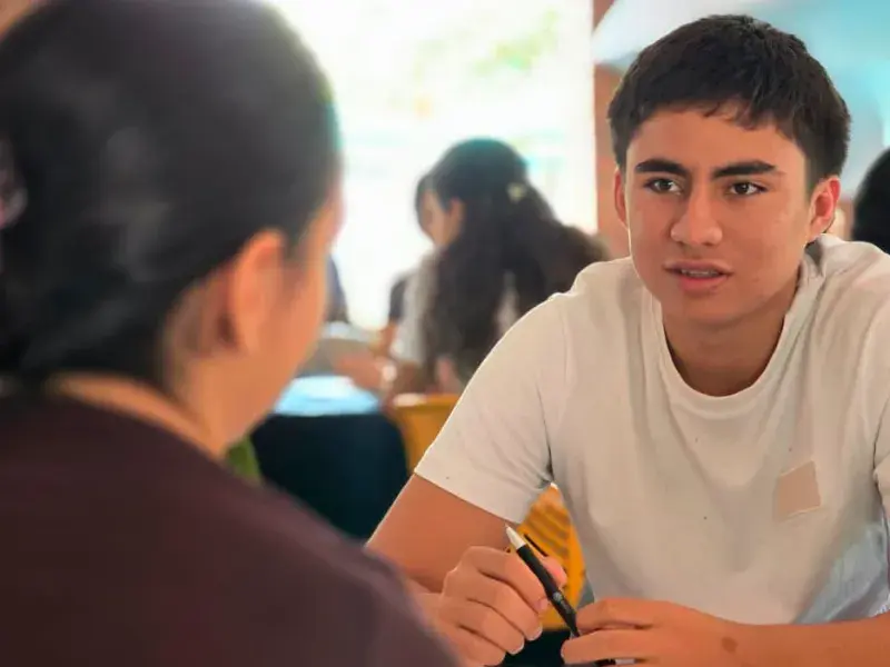 Encuentro de becarios fortalece la comunidad y el compromiso con la educación en la Javeriana Cali