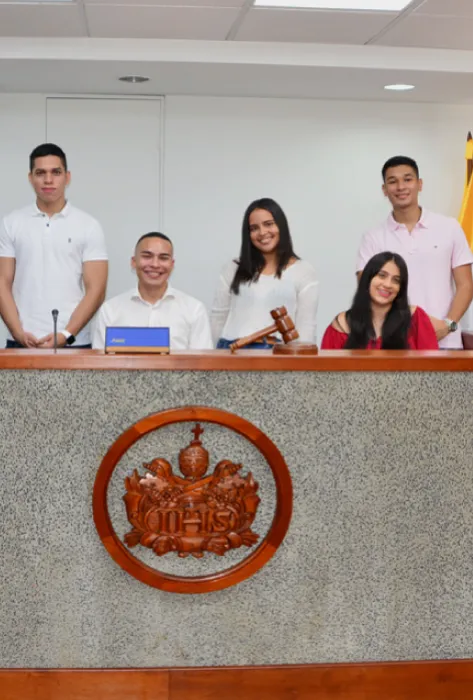 Carrera de Derecho recibió la REacreditación de Alta Calidad Carrera de Derecho recibió la REacreditación de Alta Calidad