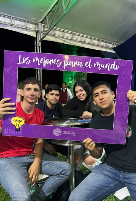 “Negocios Internacionales es un rostro vivo que se enriquece con cada uno de ustedes” “Negocios Internacionales es un rostro vivo que se enriquece con cada uno de ustedes”
