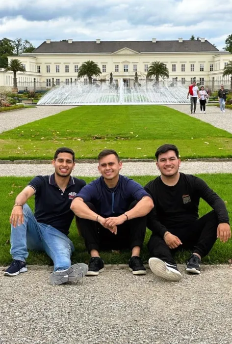 Tres estudiantes javerianos becarios KOSPIE en su intercambio en Alemania. Tres estudiantes javerianos becarios KOSPIE en su intercambio en Alemania.