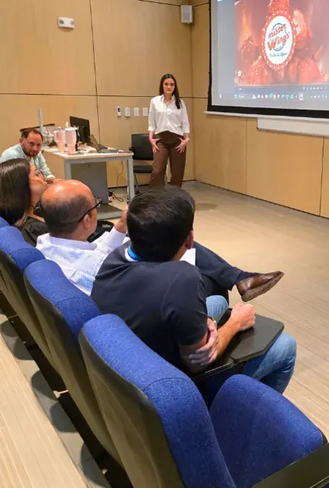 Mister Wings apuesta por el talento javeriano en proyecto aplicado de investigación de mercados